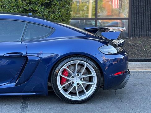 Used 2023 Porsche 718 Cayman GT4 RWD image 12