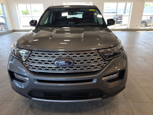 Used 2024 Ford Explorer Limited w/ Limited Technology Package AWD/4WD image 3