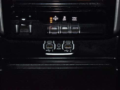 Used 2023 RAM 1500 Limited AWD/4WD image 24