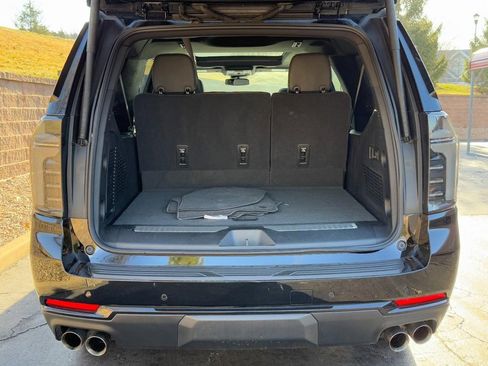 Used 2025 Chevrolet Suburban RST w/ Comfort Package image 9