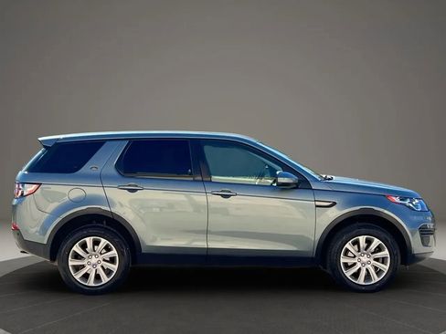 Used 2017 Land Rover Discovery Sport SE image 2