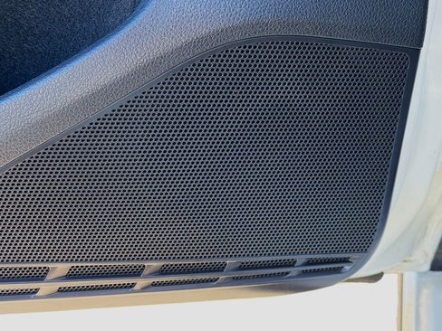 Used 2018 Volkswagen Golf R 4-Door image 23