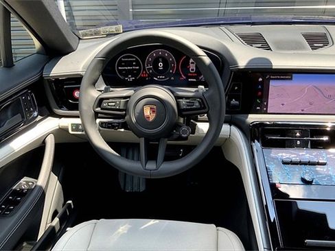 New 2025 Porsche Panamera 4 image 19