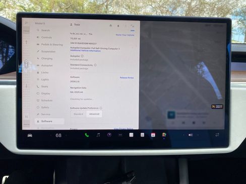 Used 2022 Tesla Model S image 2