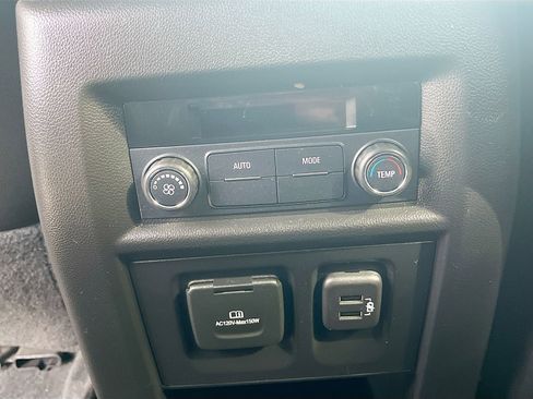 Used 2022 Chevrolet Traverse RS AWD/4WD image 27