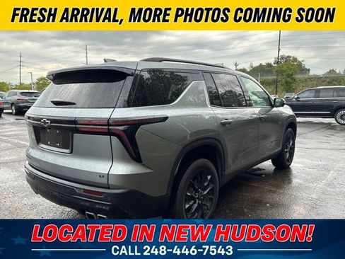 Used 2024 Chevrolet Traverse LT w/ Midnight/Sport Edition FWD image 3