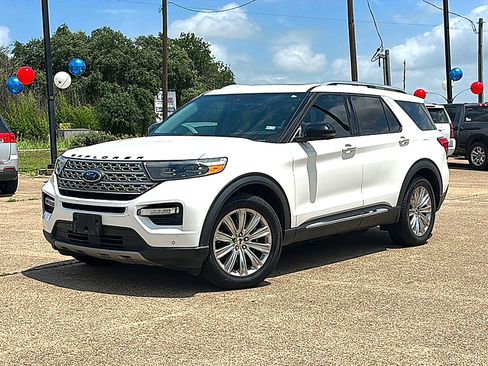 Used 2021 Ford Explorer Limited w/ Equipment Group 301A RWD image 2