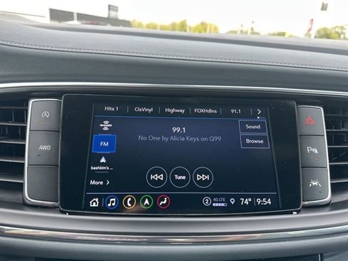 Used 2024 Buick Enclave Premium image 19