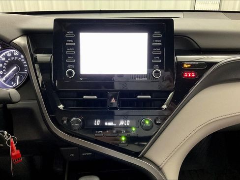 Used 2023 Toyota Camry SE image 34