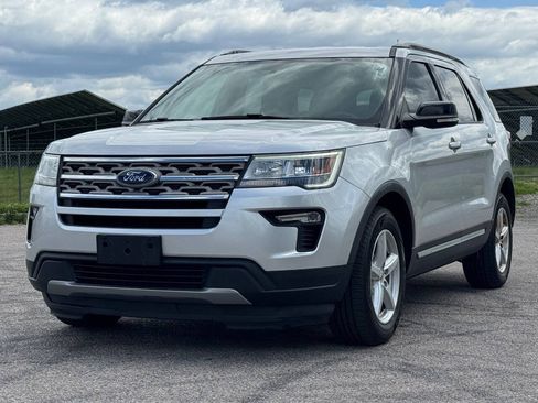 Used 2018 Ford Explorer XLT w/ Equipment Group 201A FWD image 1