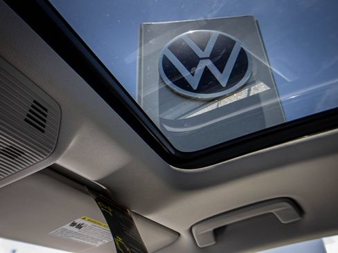 New 2026 Volkswagen Tiguan SE FWD image 44