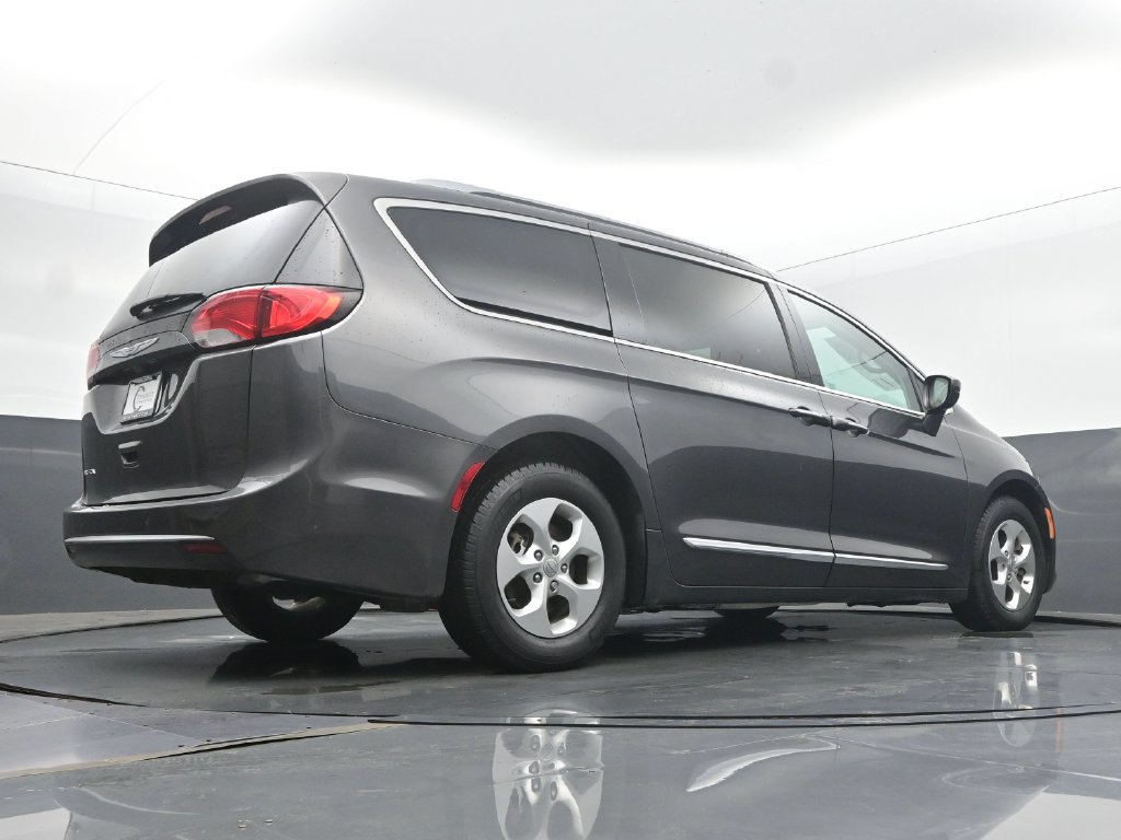 Used 2017 Chrysler Pacifica Touring-L Plus FWD image 54