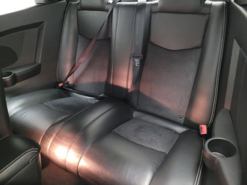 Used 2014 Chrysler 200 S FWD image 18