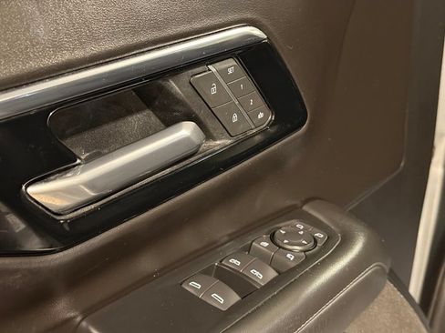 Used 2025 Chevrolet Tahoe Z71 w/ Comfort Package AWD/4WD image 15