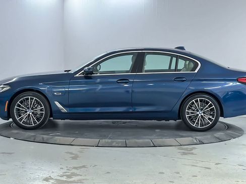 Used 2023 BMW 530e xDrive w/ Premium Package AWD/4WD image 5