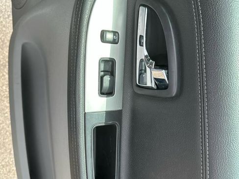 Used 2006 Pontiac Montana SV6 w/ Convenience Package FWD image 18