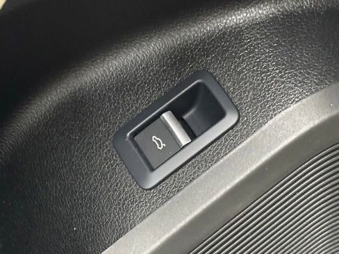 Used 2024 Audi Q5 2.0T Premium Plus AWD/4WD image 19