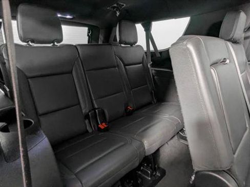 Used 2022 Chevrolet Suburban LT RWD image 23
