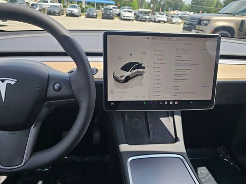 Used 2023 Tesla Model Y Long Range AWD/4WD image 14
