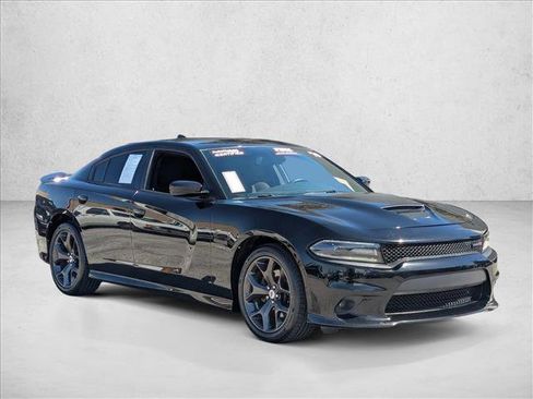 Used 2019 Dodge Charger R/T w/ Cold Weather Package RWD image 3
