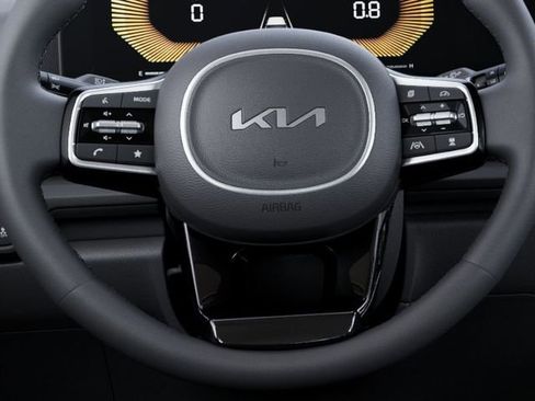 New 2026 Kia Carnival EX FWD image 22