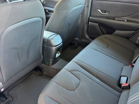 New 2026 Hyundai Elantra Hybrid FWD image 12