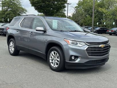 Used 2021 Chevrolet Traverse LT