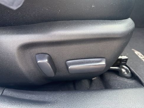 Used 2016 Toyota Camry XLE w/ Advanced Technology Package image 14