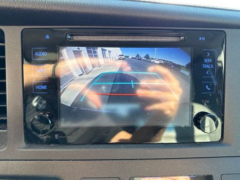 Used 2015 Toyota Sienna XLE AWD/4WD image 20