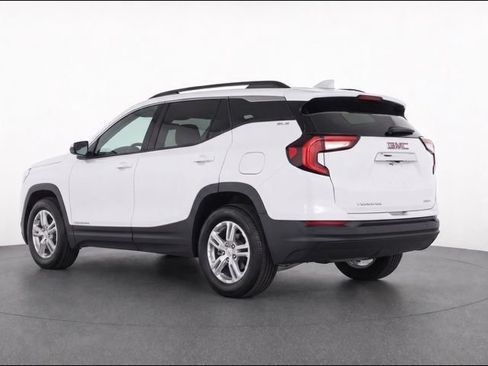 Used 2024 GMC Terrain SLE w/ Driver Convenience Package AWD/4WD image 4
