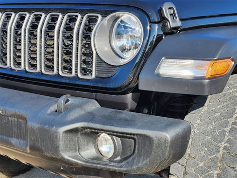 Used 2025 Jeep Wrangler Sport image 7