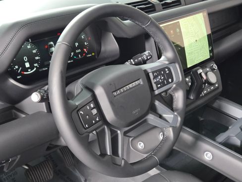 New 2026 Land Rover Defender 110 X-Dynamic SE AWD/4WD image 23