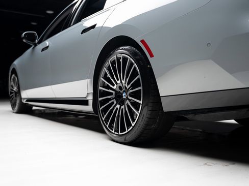 Used 2024 BMW i7 xDrive60 w/ M Sport Package RWD image 76