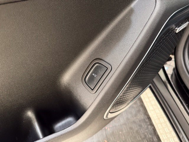 Used 2025 GMC Acadia Elevation AWD/4WD image 17