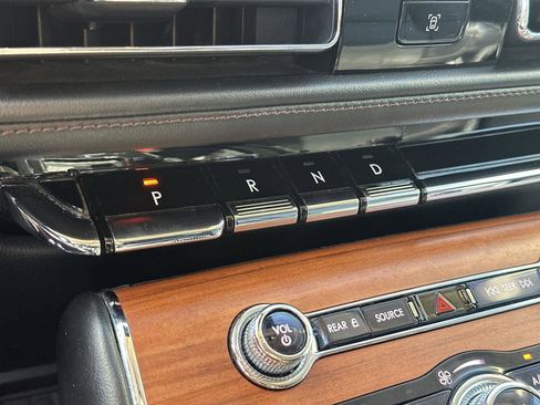 Used 2020 Lincoln Aviator Reserve w/ Equipment Group 201A image 18