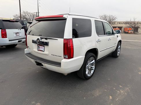 Used 2011 Cadillac Escalade Platinum image 5