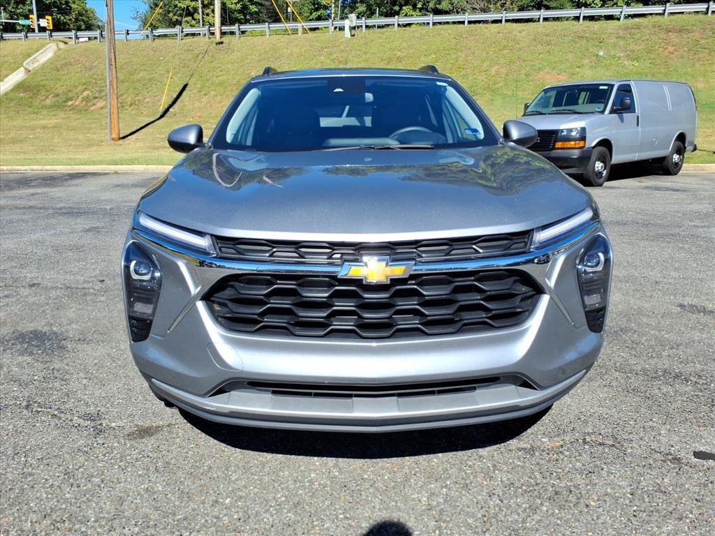 Used 2024 Chevrolet Trax LT FWD image 8