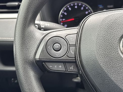 Used 2021 Toyota RAV4 LE image 14