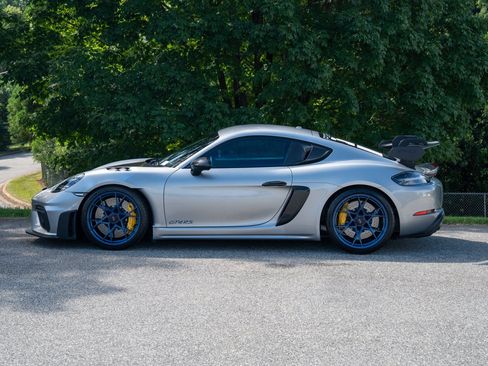 Certified 2024 Porsche 718 Cayman GT4 RS RWD image 2