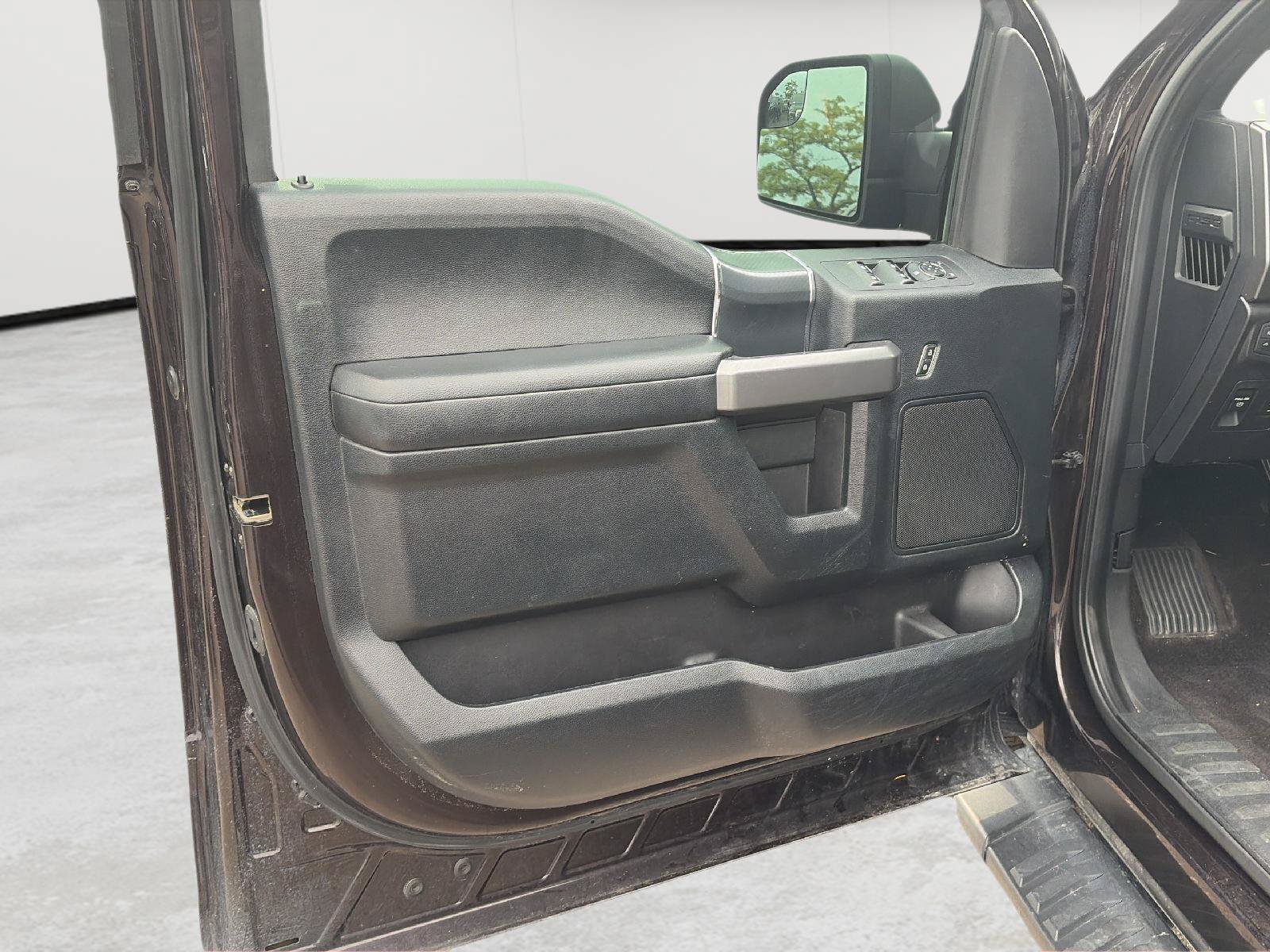 Used 2020 Ford F150 XLT w/ Equipment Group 302A Luxury AWD/4WD image 12