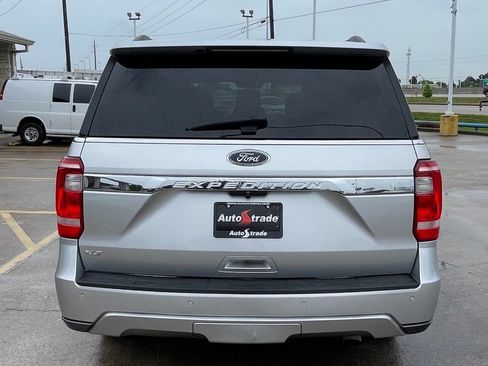 Used 2019 Ford Expedition XLT w/ Equipment Group 202A RWD image 8