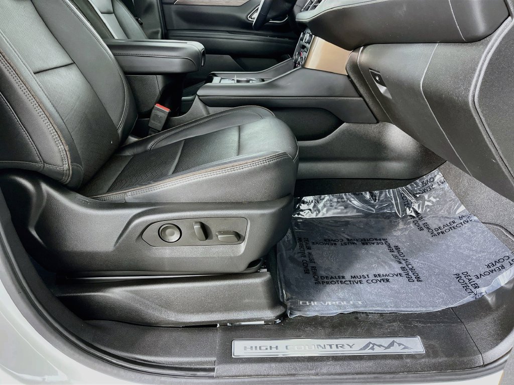 Used 2023 Chevrolet Tahoe High Country AWD/4WD image 36