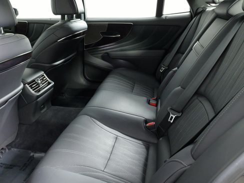 Used 2021 Lexus LS 500 AWD w/ Interior Upgrade Package image 36