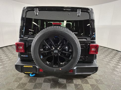 Used 2023 Jeep Wrangler Unlimited Sahara w/ Cold Weather Group AWD/4WD image 3