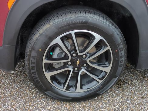 Used 2025 Chevrolet TrailBlazer LT AWD/4WD image 10