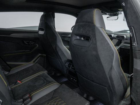 Used 2023 Lamborghini Urus Performante AWD/4WD image 41