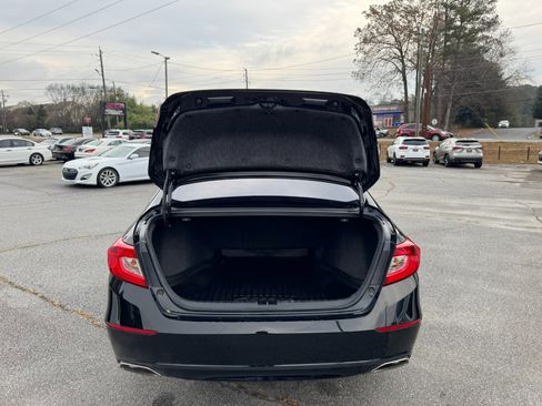 Used 2018 Honda Accord Sport image 29