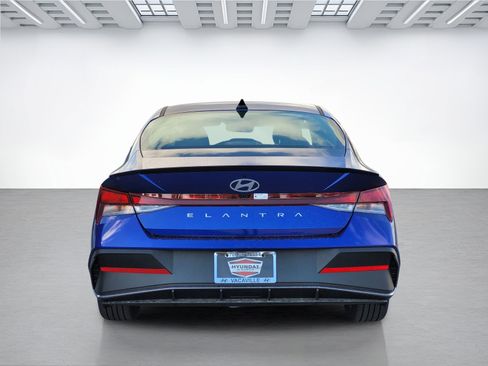 New 2025 Hyundai Elantra Sport image 6