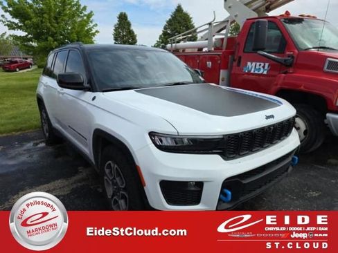 Used 2022 Jeep Grand Cherokee Trailhawk AWD/4WD image 1
