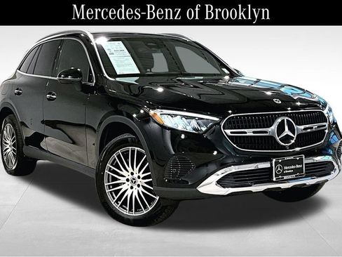 Used 2023 Mercedes-Benz GLC 300 4MATIC image 1